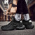 バーシー4の板の靴はスニーカーの低グループの空气マットの靴の黒の足の指を支えて运动靴のプロモ-ションの黒を履き物にします。